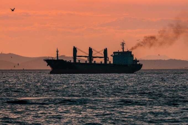 Тегеран ужесточает контроль судоходства в Ормузском проливе и уменьшает количество проходящих судов